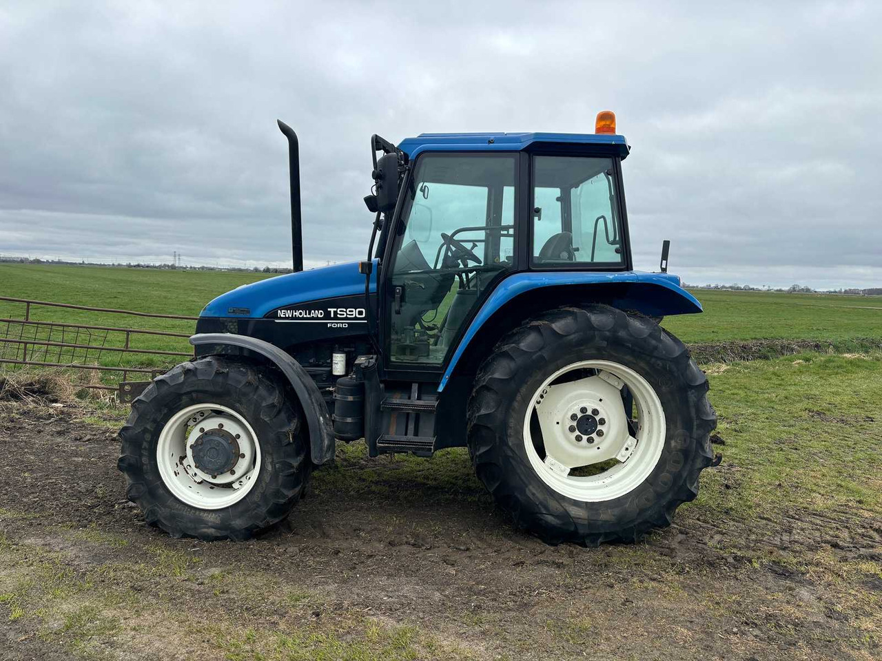New Holland ts90 - Tractor: foto 3 New Holland ts90 - Tractor: foto 3