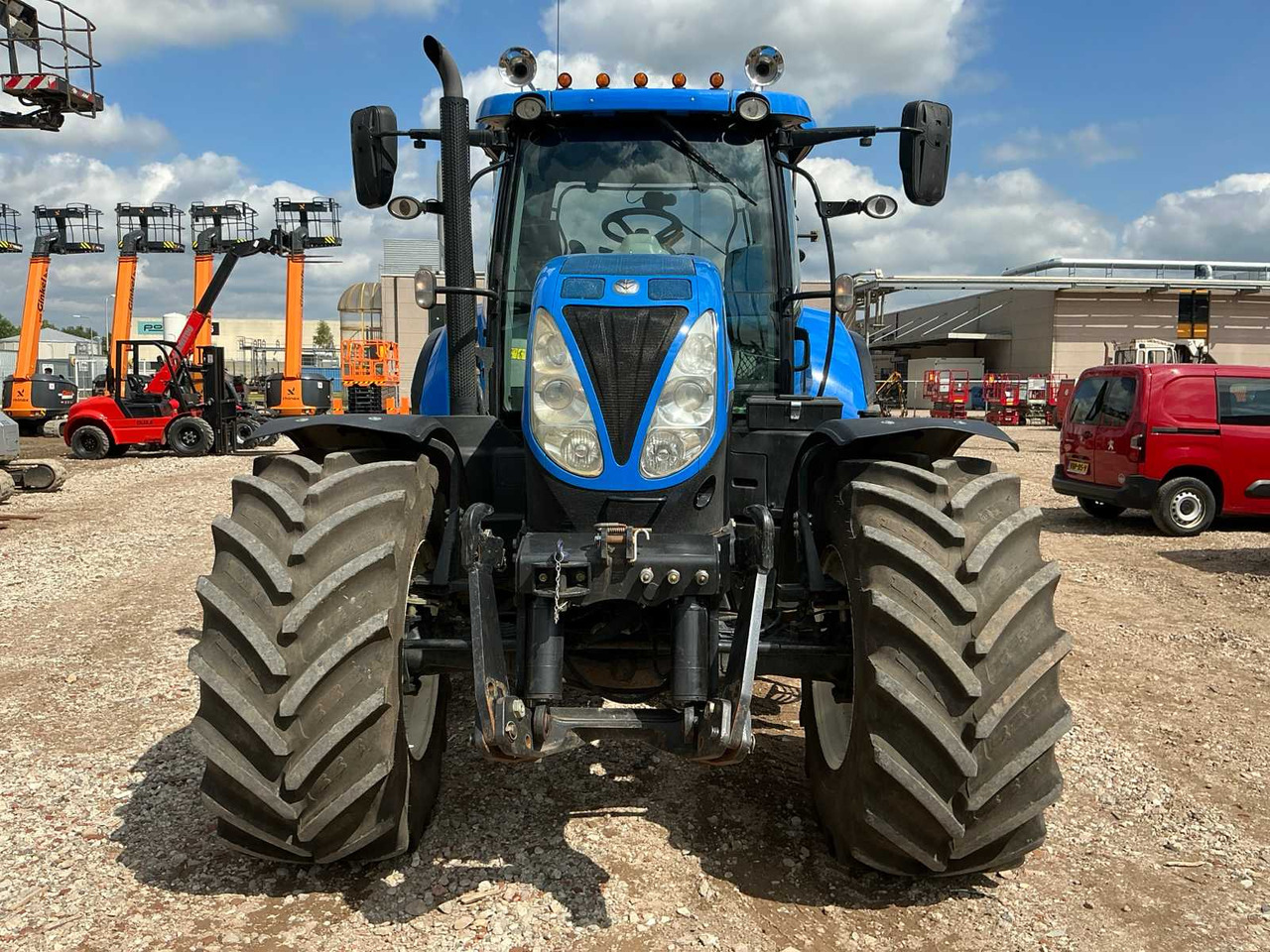 New holland T7.210 - Tractor: foto 2 New holland T7.210 - Tractor: foto 2