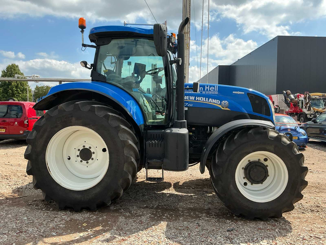 New holland T7.210 - Tractor: foto 4 New holland T7.210 - Tractor: foto 4