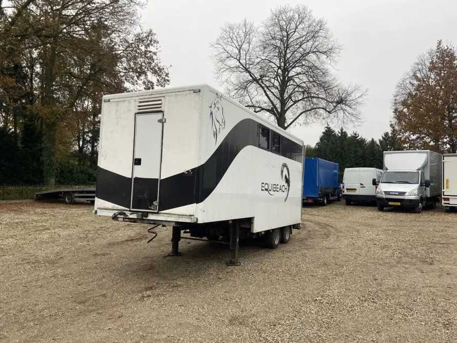 1999 DOORNWAARD CLOSED HORSE TRANSPORT BE SEMI-TRAILER - Semirremolque: foto 1 1999 DOORNWAARD CLOSED HORSE TRANSPORT BE SEMI-TRAILER - Semirremolque: foto 1