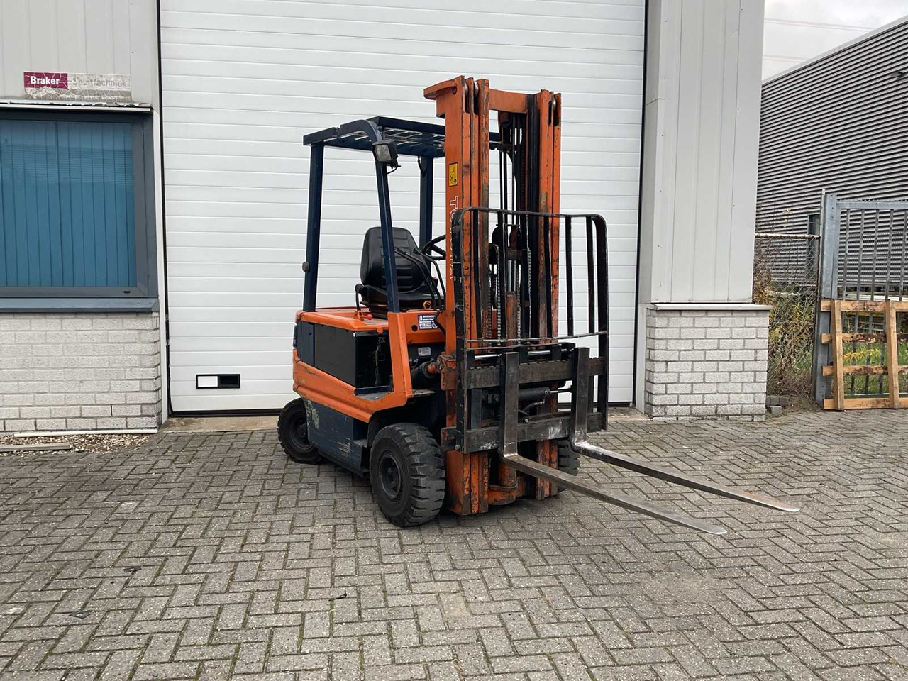 TOYOTA FBM16 FORKLIFT - Carretilla elevadora: foto 1 TOYOTA FBM16 FORKLIFT - Carretilla elevadora: foto 1