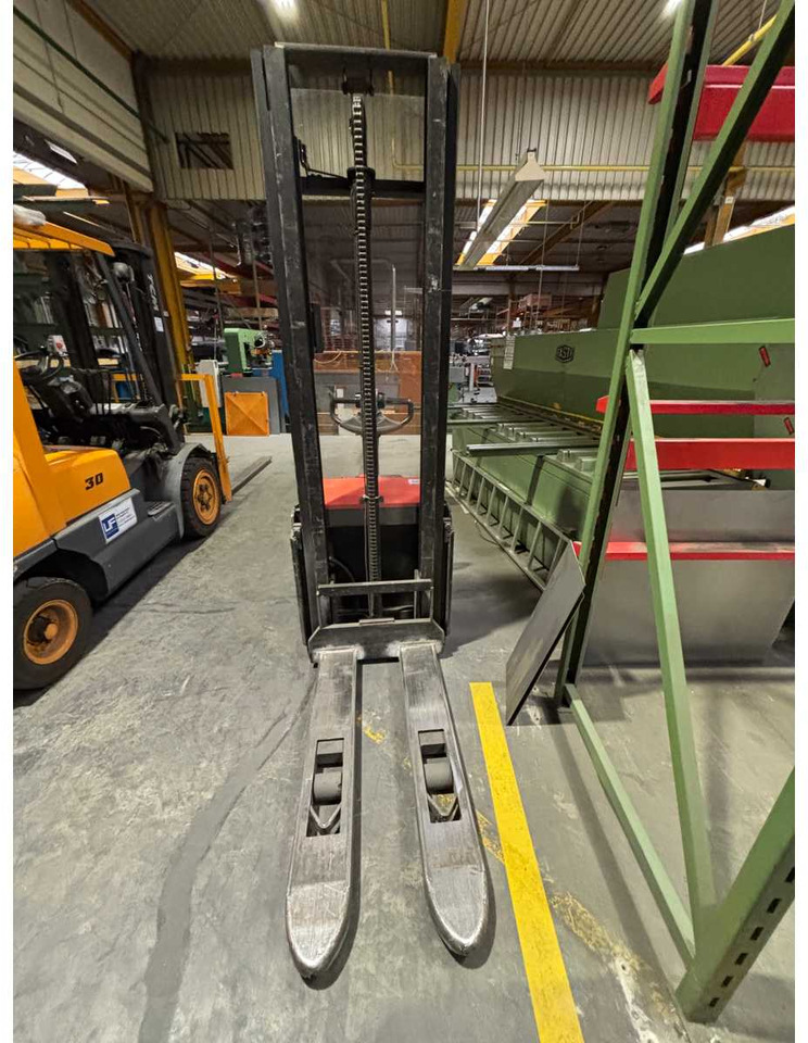 TOYOTA SWE 120 ELECTRIC PALLET TRUCK - Plataforma elevadora: foto 5 TOYOTA SWE 120 ELECTRIC PALLET TRUCK - Plataforma elevadora: foto 5