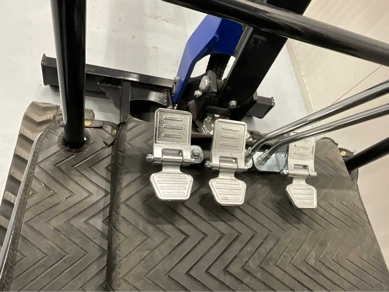 Excavadora ULTRA FORCE EQUIPMENT - NM-1800KG - CRAWLER EXCAVATOR WITH KUBOTA DIESEL ENGINE - 2025 INCL. 3 BUCKETS: foto 15