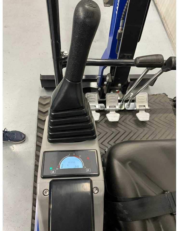 Excavadora ULTRA FORCE EQUIPMENT - NM-1800KG - CRAWLER EXCAVATOR WITH KUBOTA DIESEL ENGINE - 2025 INCL. 3 BUCKETS: foto 11