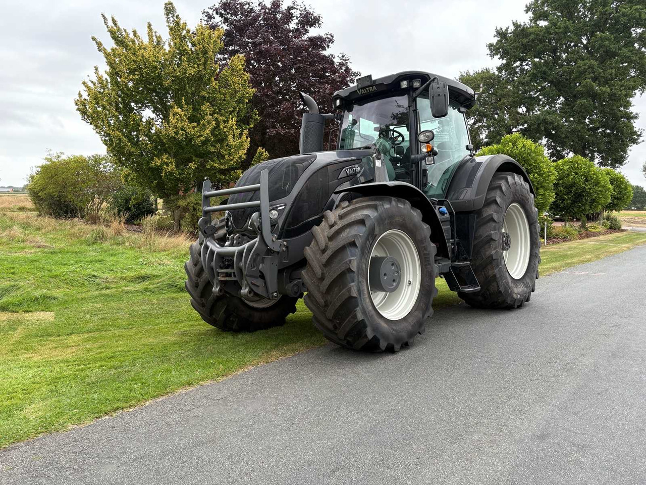 Valtra S354 - Tractor: foto 1 Valtra S354 - Tractor: foto 1