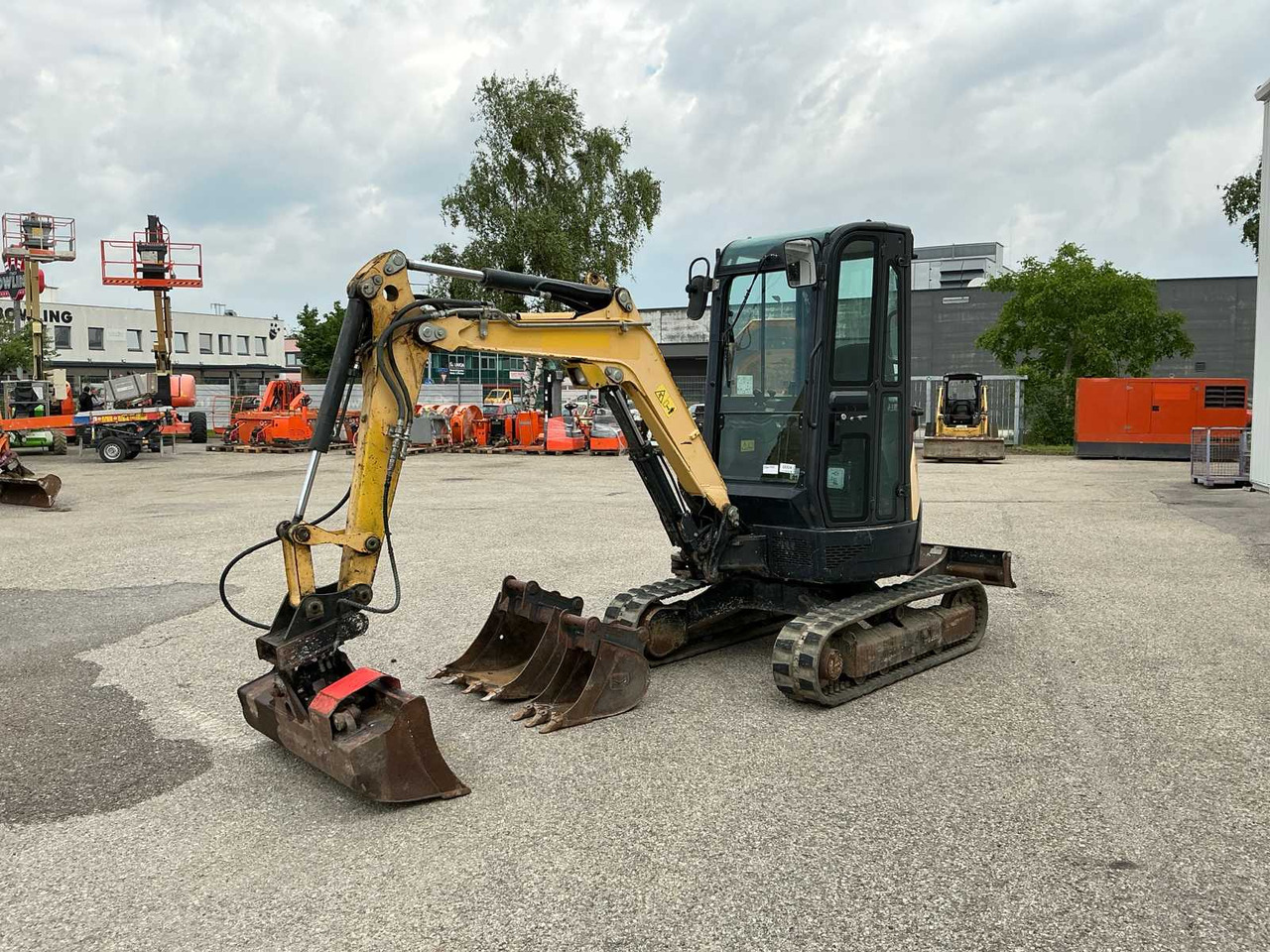 Yanmar VIO25-4 - Excavadora de cadenas: foto 2 Yanmar VIO25-4 - Excavadora de cadenas: foto 2