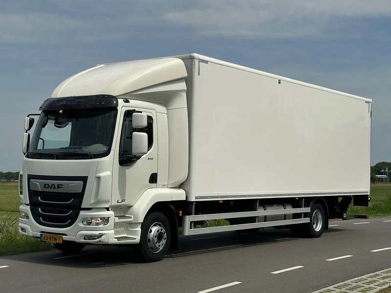 DAF LF 210 LF210.14. EURO6. 2022. 183401km 805x248x248. Bakwagen met Laadklep 2500kg - Camión caja cerrada: foto 1 DAF LF 210 LF210.14. EURO6. 2022. 183401km 805x248x248. Bakwagen met Laadklep 2500kg - Camión caja cerrada: foto 1