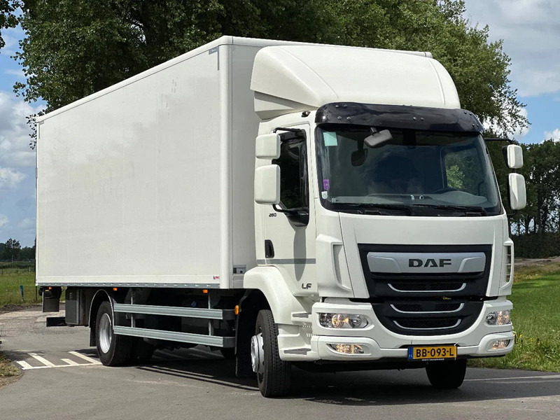 DAF LF 260 LF 260.14 EURO6. 2023. 83447km 720x248x235. 7233kg Laadvermogen!! - Camión caja cerrada: foto 2 DAF LF 260 LF 260.14 EURO6. 2023. 83447km 720x248x235. 7233kg Laadvermogen!! - Camión caja cerrada: foto 2