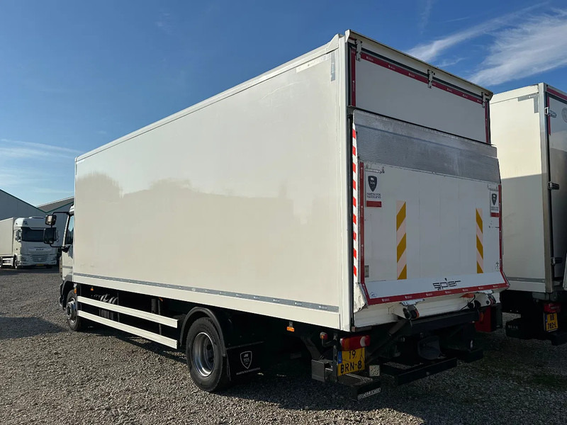 DAF LF 290 LF290.16 - Camión caja cerrada: foto 2 DAF LF 290 LF290.16 - Camión caja cerrada: foto 2