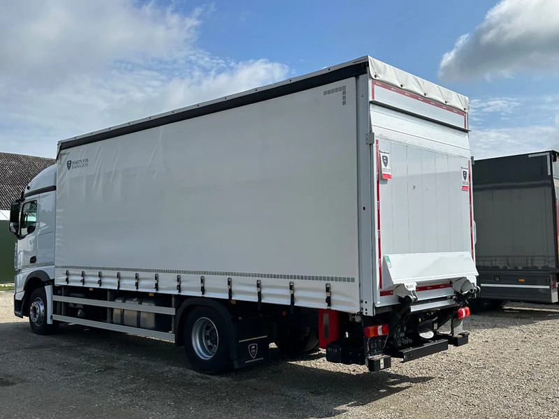 Mercedes-Benz Actros 1843 ACTROS 1843L 2022. 183432km Schuifzeil met Laadklep 2000kg - Camión lona: foto 5 Mercedes-Benz Actros 1843 ACTROS 1843L 2022. 183432km Schuifzeil met Laadklep 2000kg - Camión lona: foto 5