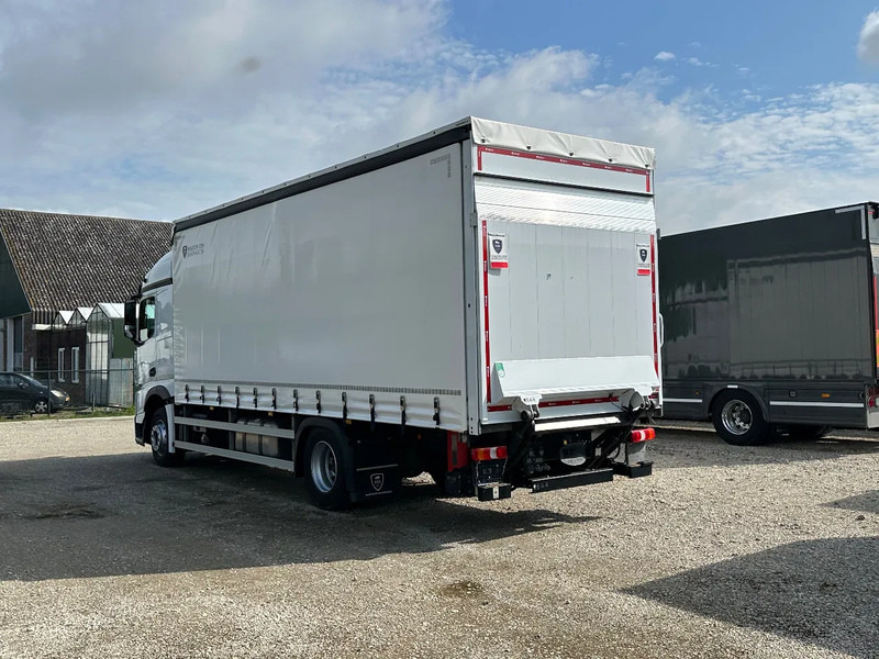Mercedes-Benz Actros 1843 ACTROS 1843L 2022. 183432km Schuifzeil met Laadklep 2000kg - Camión lona: foto 4 Mercedes-Benz Actros 1843 ACTROS 1843L 2022. 183432km Schuifzeil met Laadklep 2000kg - Camión lona: foto 4