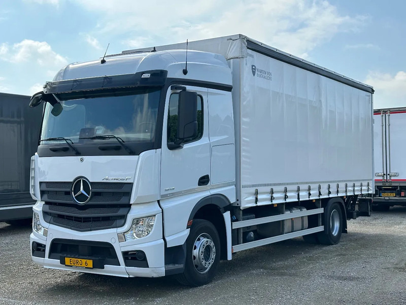 Mercedes-Benz Actros 1843 ACTROS 1843L 2022. 183432km Schuifzeil met Laadklep 2000kg - Camión lona: foto 1 Mercedes-Benz Actros 1843 ACTROS 1843L 2022. 183432km Schuifzeil met Laadklep 2000kg - Camión lona: foto 1