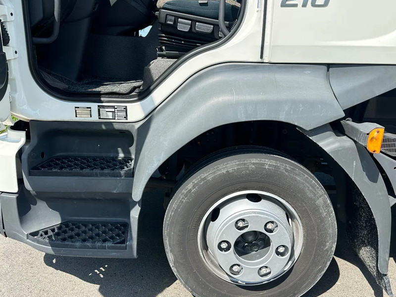 Volvo FL 210.12 EURO6 - Camión caja cerrada: foto 5 Volvo FL 210.12 EURO6 - Camión caja cerrada: foto 5