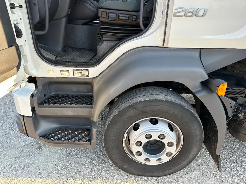 Volvo FL FL280.16 EURO6. 2022. , OPRIJWAGEN. NIEUWE OPBOUW! - Camión chasis: foto 5 Volvo FL FL280.16 EURO6. 2022. , OPRIJWAGEN. NIEUWE OPBOUW! - Camión chasis: foto 5