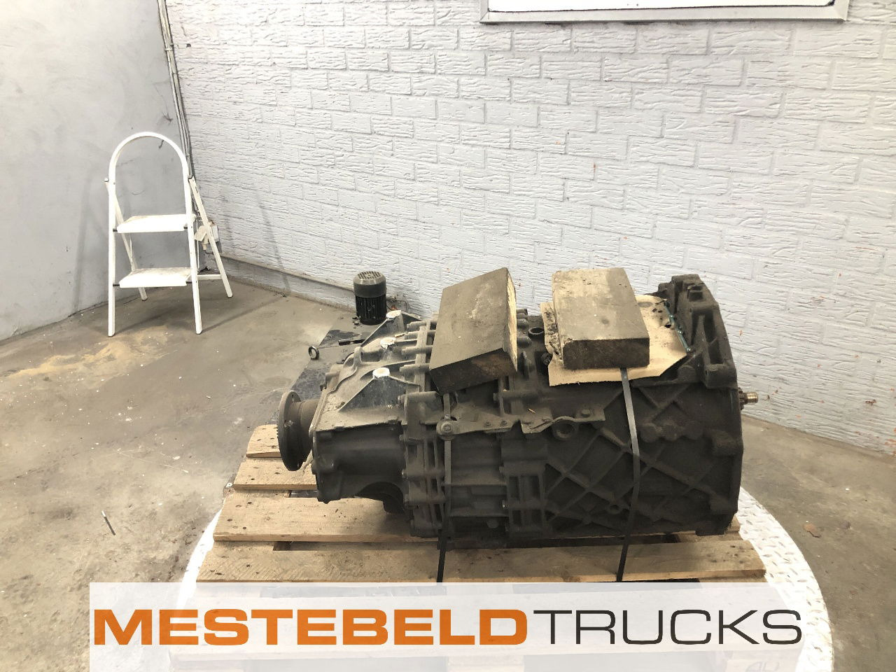 Iveco Versn bak 12 AS 2330 TD - Caja de cambios y piezas para Camión: foto 3 Iveco Versn bak 12 AS 2330 TD - Caja de cambios y piezas para Camión: foto 3