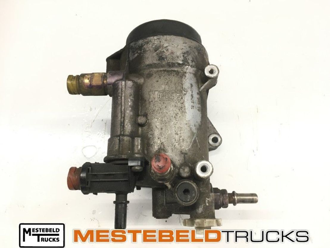 MAN Brandstoffilterhuis D2066 - Sistema de combustible para Furgoneta: foto 1 MAN Brandstoffilterhuis D2066 - Sistema de combustible para Furgoneta: foto 1