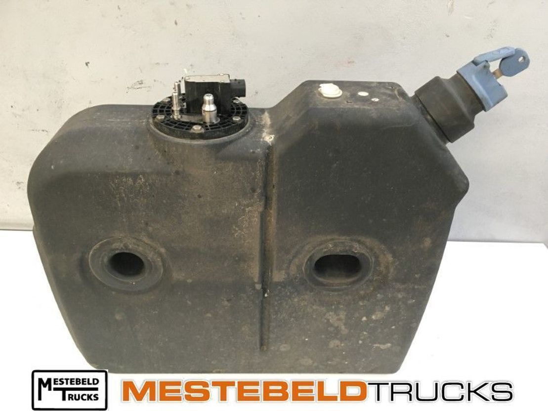 Mercedes-Benz Adblue tank 25 liter - Sistema de combustible para Furgoneta: foto 1 Mercedes-Benz Adblue tank 25 liter - Sistema de combustible para Furgoneta: foto 1