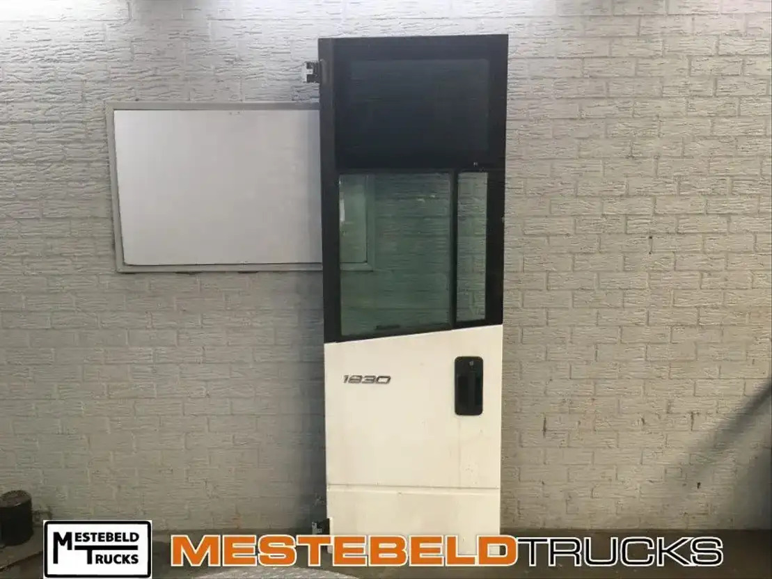 Mercedes-Benz Deur links - Cabina e interior para Camión: foto 1 Mercedes-Benz Deur links - Cabina e interior para Camión: foto 1