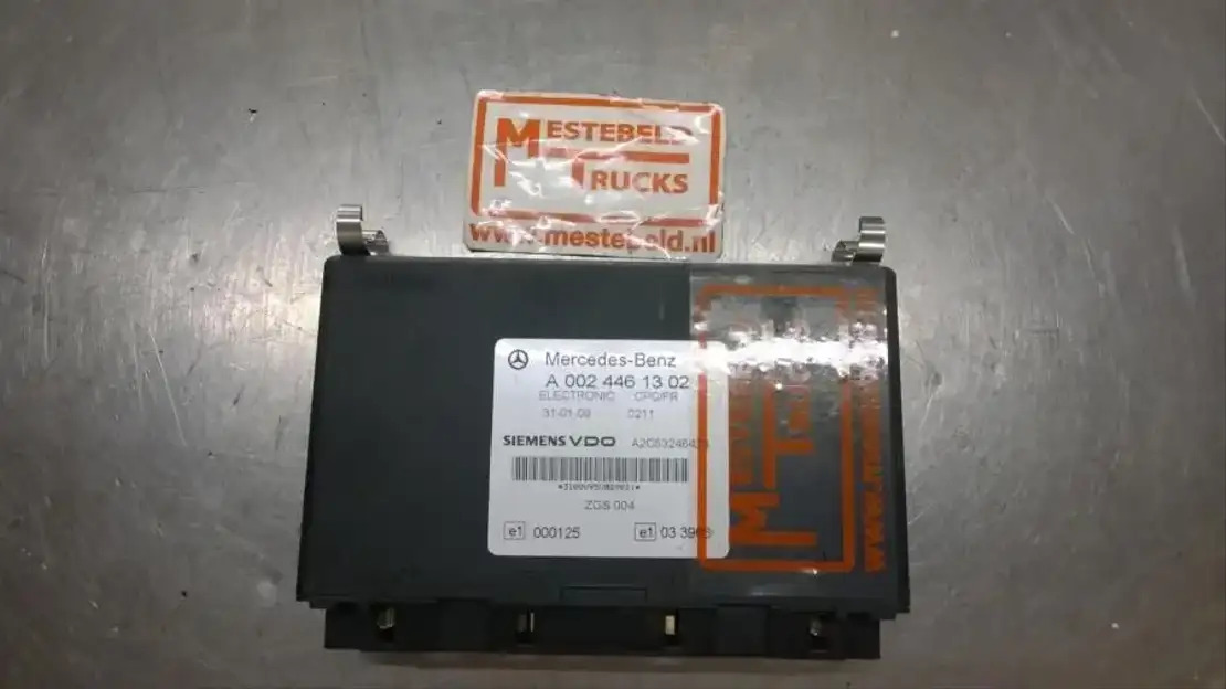 Mercedes-Benz Stuurkast CPC/FR - Sistema eléctrico para Camión: foto 1 Mercedes-Benz Stuurkast CPC/FR - Sistema eléctrico para Camión: foto 1