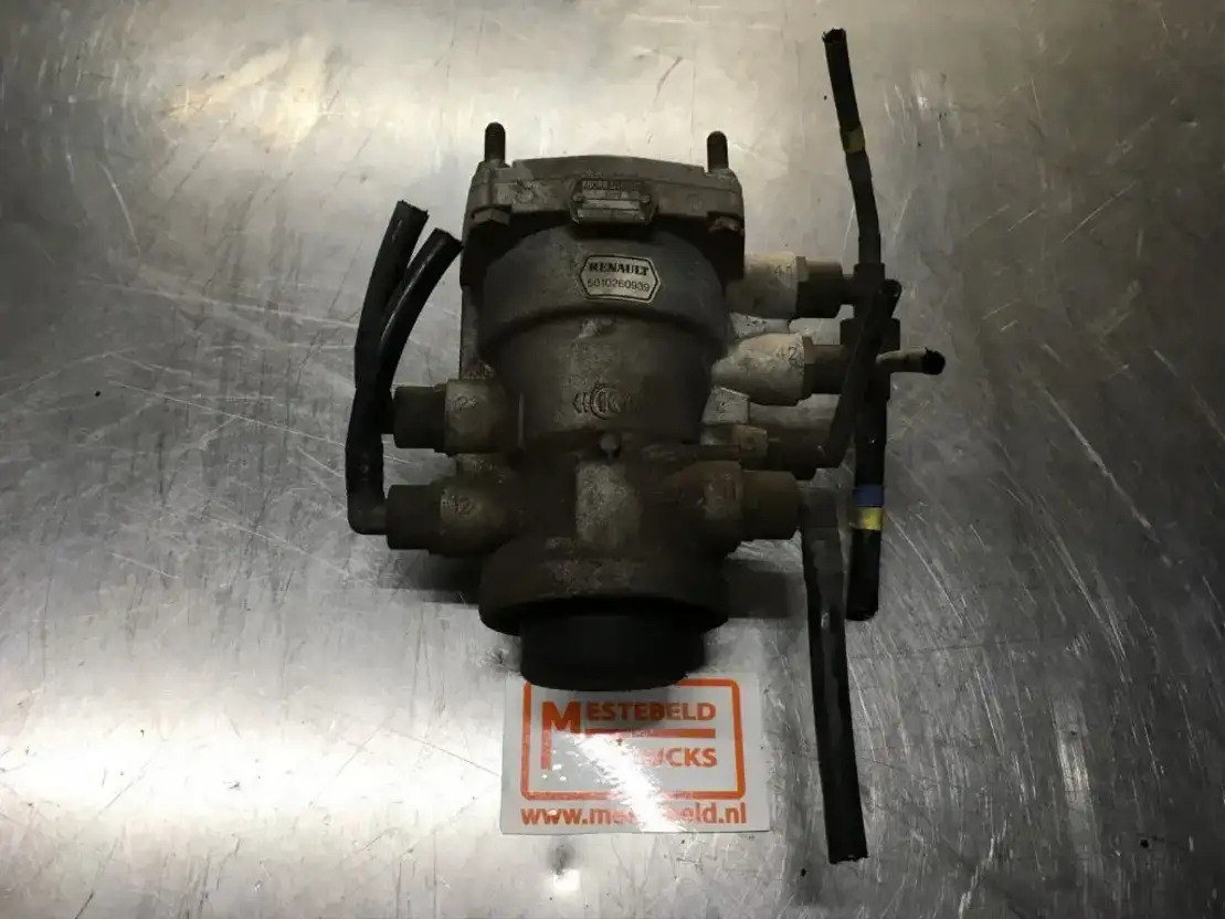 Renault Aanhangwagenremventiel - Piezas de freno para Camión: foto 1 Renault Aanhangwagenremventiel - Piezas de freno para Camión: foto 1
