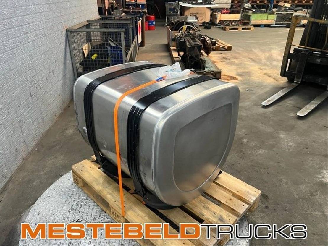 Volvo D tank met steunen 330 liter - Sistema de combustible para Camión: foto 3 Volvo D tank met steunen 330 liter - Sistema de combustible para Camión: foto 3