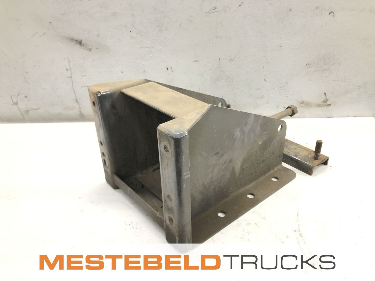 Volvo Reservewiel houder FL - Bastidor/ Chasis para Camión: foto 1 Volvo Reservewiel houder FL - Bastidor/ Chasis para Camión: foto 1