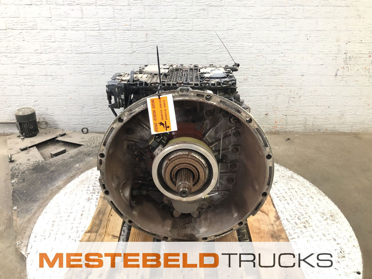 Volvo Versnellingbak AT 2412 C - Caja de cambios y piezas para Camión: foto 4 Volvo Versnellingbak AT 2412 C - Caja de cambios y piezas para Camión: foto 4