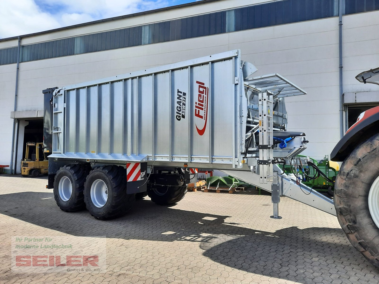 Fliegl ASW 271 C FOX Lenkachse 26,5" 35m³ - Remolque autocargador: foto 1 Fliegl ASW 271 C FOX Lenkachse 26,5" 35m³ - Remolque autocargador: foto 1