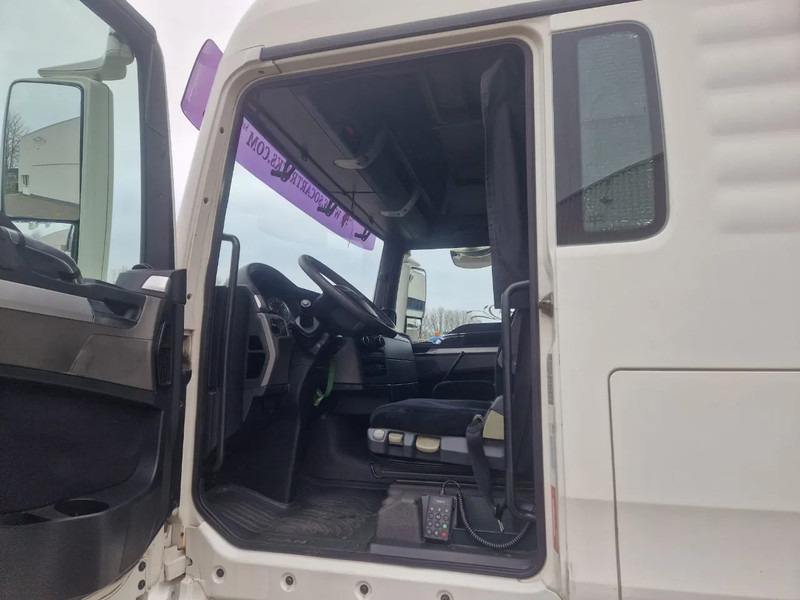 Foto del interior 1: Cabeza tractora MAN TGX 18.480 Euro 5 Retarder 2-Tanks