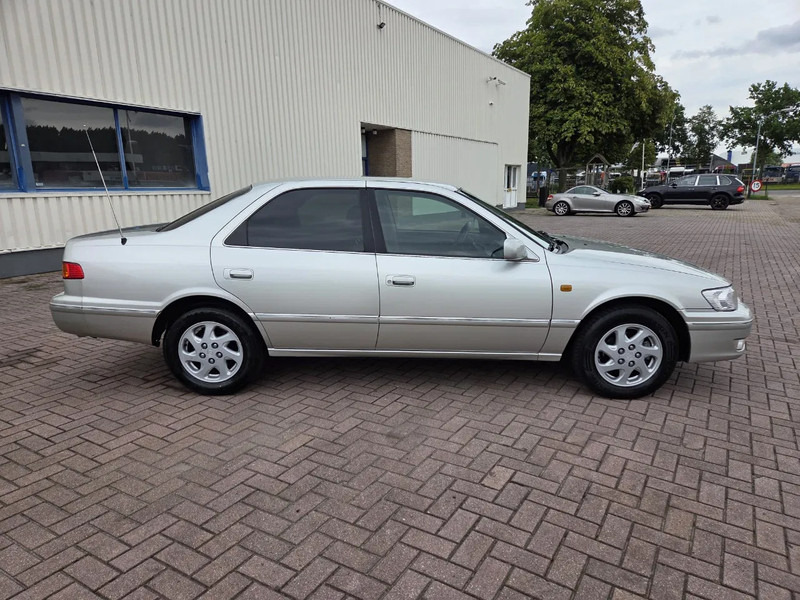 Toyota Camry 3.0 // V6 // 24v // Automaat // leather Seats - Sedan: foto 2 Toyota Camry 3.0 // V6 // 24v // Automaat // leather Seats - Sedan: foto 2