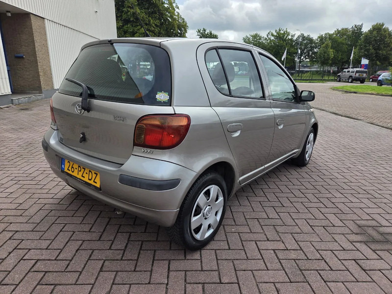 Toyota Yaris 1.3 VVT-i Idols 5drs - Hatchback: foto 3 Toyota Yaris 1.3 VVT-i Idols 5drs - Hatchback: foto 3