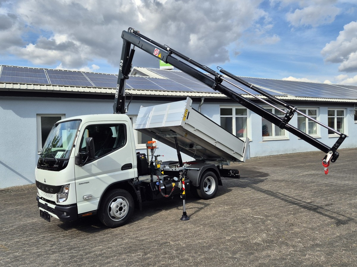 FUSO 3S15 Kipper mit Ladekran Funk 3x hydr. Kran - Furgoneta basculante: foto 1 FUSO 3S15 Kipper mit Ladekran Funk 3x hydr. Kran - Furgoneta basculante: foto 1