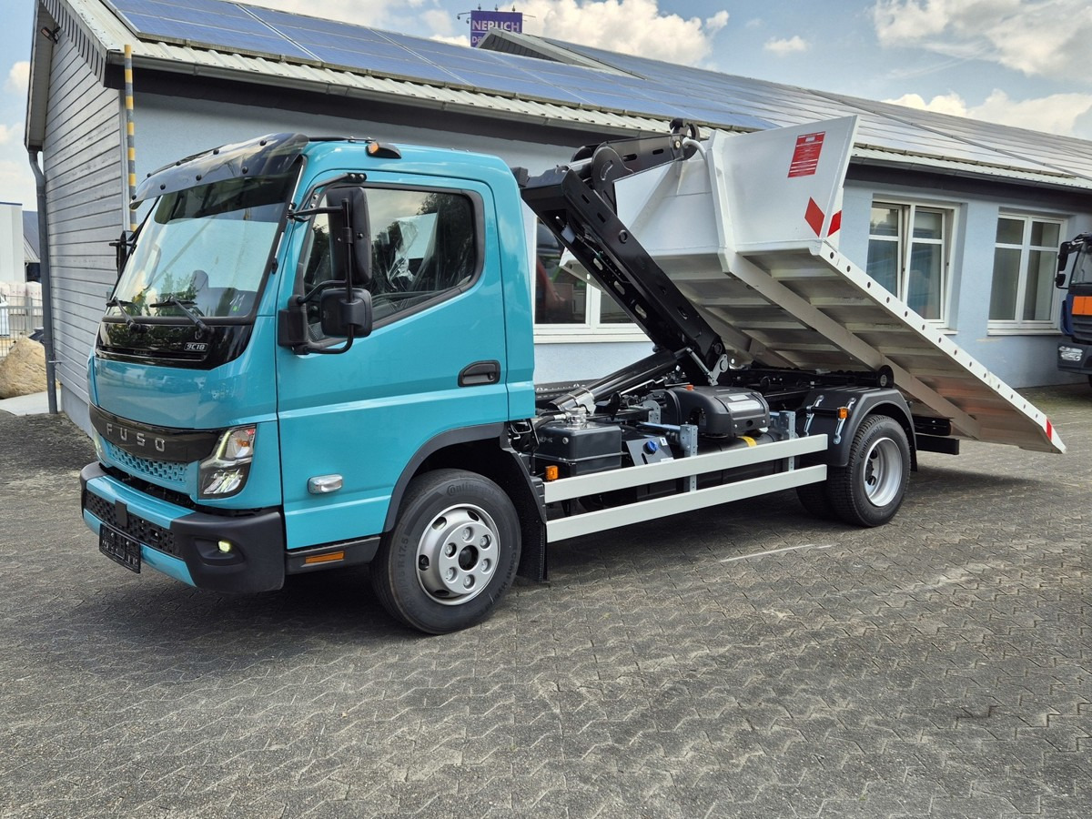 FUSO Canter FUSO 9C18 City Abrollkipper Krokbil Color - Camión multibasculante, Camión grúa: foto 2 FUSO Canter FUSO 9C18 City Abrollkipper Krokbil Color - Camión multibasculante, Camión grúa: foto 2