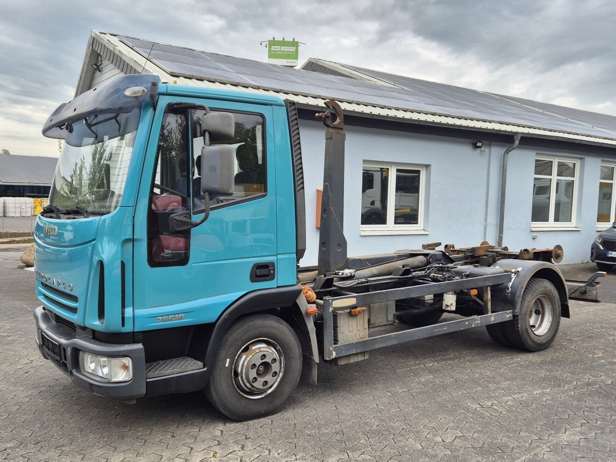 IVECO EuroCargo 75E18 Abrollkipper 1570 - Camión multibasculante: foto 1 IVECO EuroCargo 75E18 Abrollkipper 1570 - Camión multibasculante: foto 1