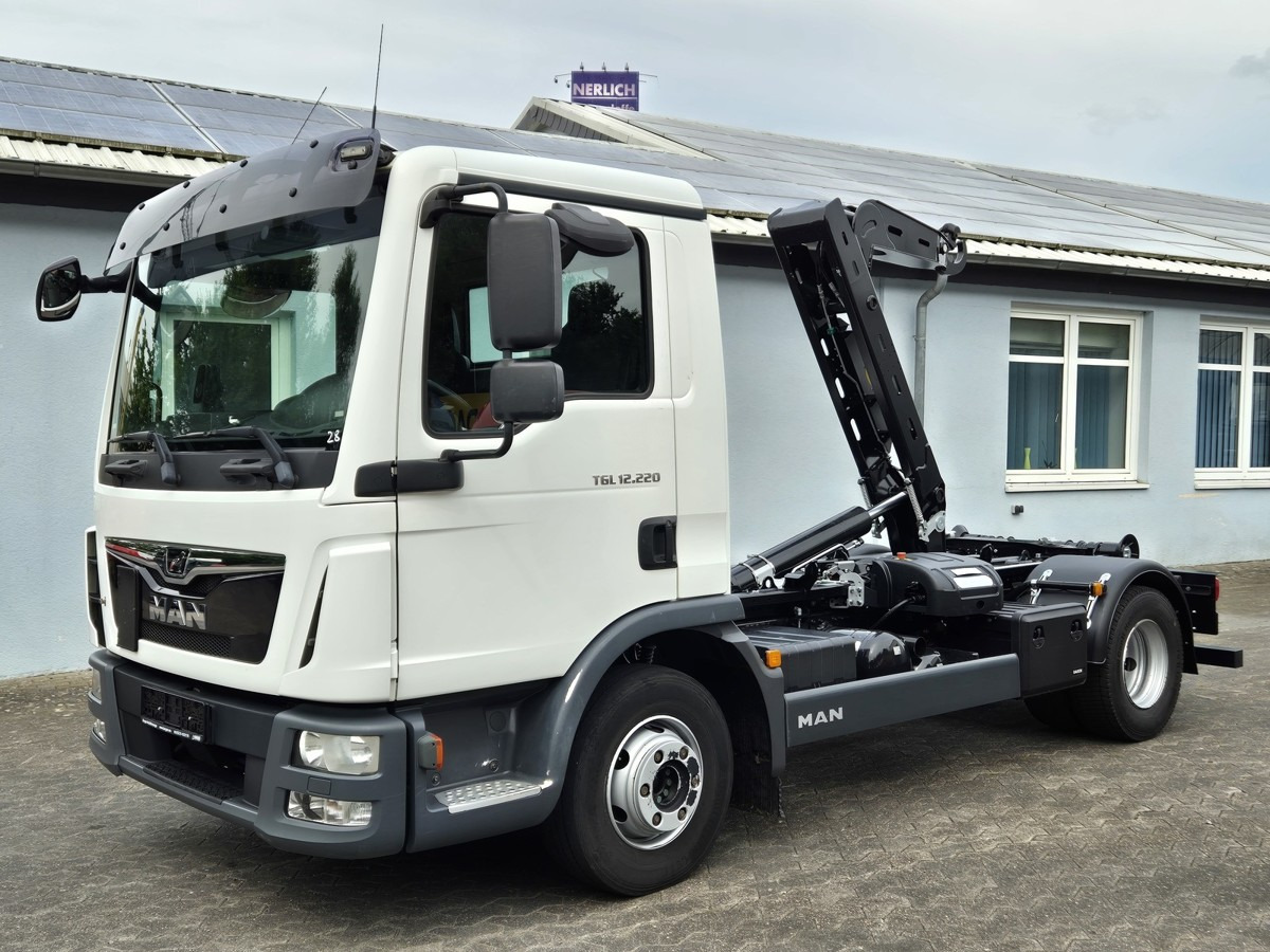 MAN TGL 12.250 BL City Abrollkipper AHK Euro 6 - Camión multibasculante: foto 1 MAN TGL 12.250 BL City Abrollkipper AHK Euro 6 - Camión multibasculante: foto 1
