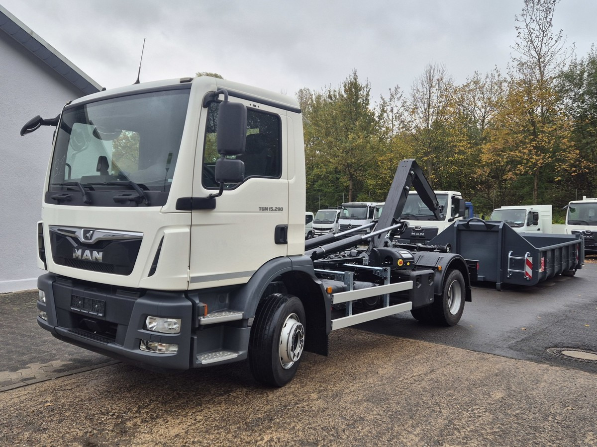 MAN TGM 15.290 Abrollkipper AHK - Camión multibasculante: foto 4 MAN TGM 15.290 Abrollkipper AHK - Camión multibasculante: foto 4