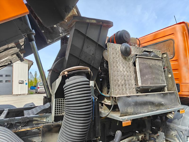 Barredora vial Bucher Cityfant 60 MB Atego: foto 10