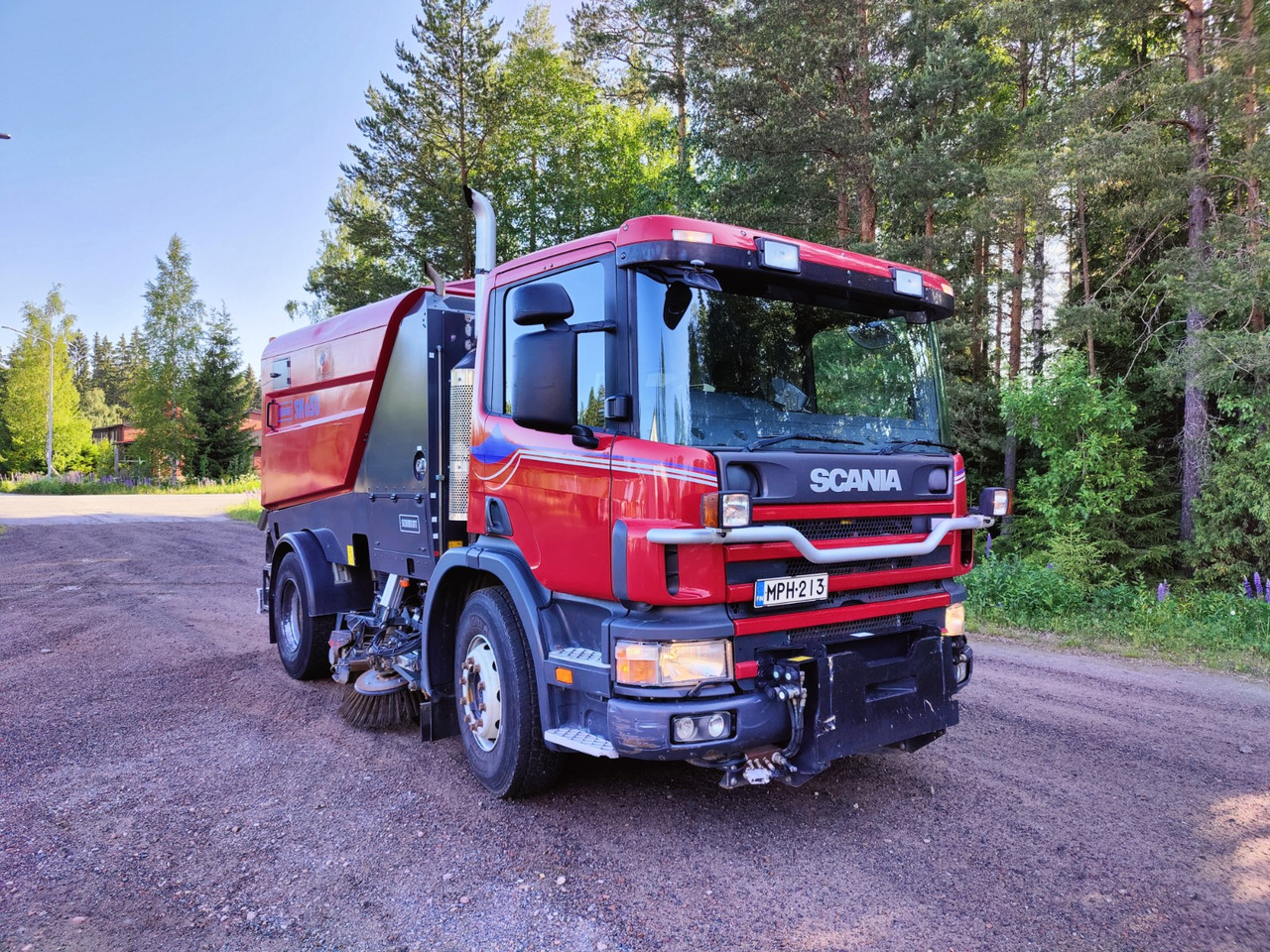 SCHMIDT SK650 / Scania P94 - Barredora vial: foto 1 SCHMIDT SK650 / Scania P94 - Barredora vial: foto 1