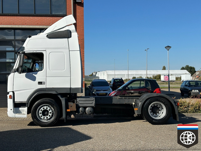 Volvo FM 370 EEV 4X2 NIGHT A/C - AUTOMATIC - EURO 5 - Cabeza tractora: foto 3 Volvo FM 370 EEV 4X2 NIGHT A/C - AUTOMATIC - EURO 5 - Cabeza tractora: foto 3