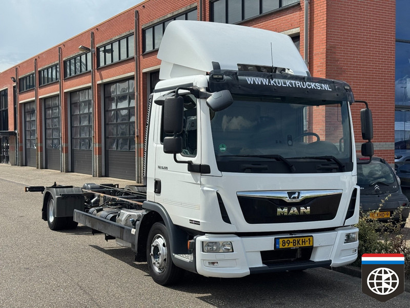MAN TGL 8 220 - 7490KG - CHASSIS LENGTH 7.00M - LOW KM 387TKM - Camión chasis: foto 3 MAN TGL 8 220 - 7490KG - CHASSIS LENGTH 7.00M - LOW KM 387TKM - Camión chasis: foto 3