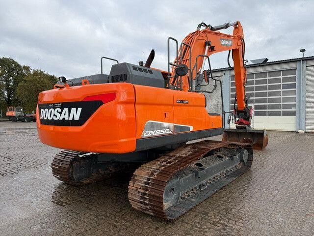 Doosan DX 255 LC-5, Rototilt,Div. Löffel,Greifer+Hammer - Excavadora de cadenas: foto 4 Doosan DX 255 LC-5, Rototilt,Div. Löffel,Greifer+Hammer - Excavadora de cadenas: foto 4