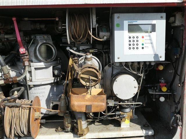 Esterer 32.700ltr., Sening Pumpe,Bodenbefüllung - Semirremolque cisterna: foto 5 Esterer 32.700ltr., Sening Pumpe,Bodenbefüllung - Semirremolque cisterna: foto 5