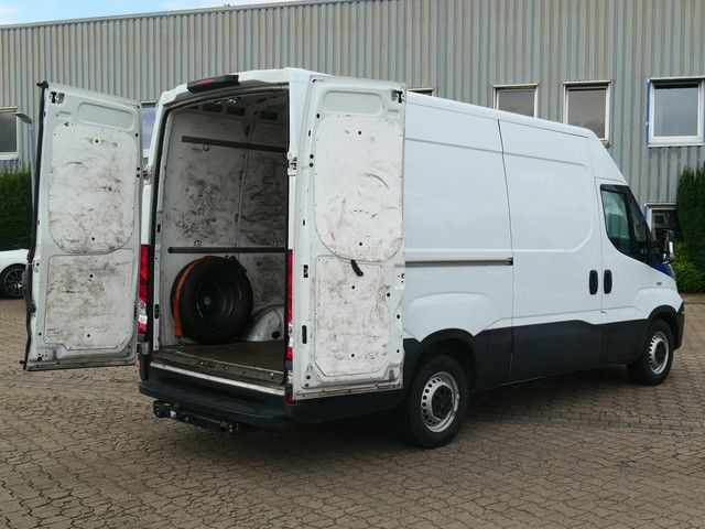 Iveco Daily 35S14/Hochdach/AHK/Klima - Furgón: foto 5 Iveco Daily 35S14/Hochdach/AHK/Klima - Furgón: foto 5
