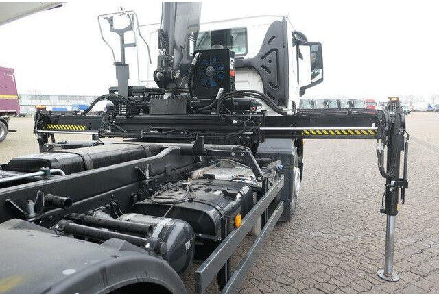 MAN 18.320 TGM BB, Kran Hiab X-Hiduo 138, Funk, AHK - Camión volquete: foto 3 MAN 18.320 TGM BB, Kran Hiab X-Hiduo 138, Funk, AHK - Camión volquete: foto 3