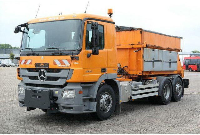 Mercedes-Benz 2532 L Actros 6x2, Salzstreuer, Winterdienst - Maquinaria de construcción: foto 4 Mercedes-Benz 2532 L Actros 6x2, Salzstreuer, Winterdienst - Maquinaria de construcción: foto 4