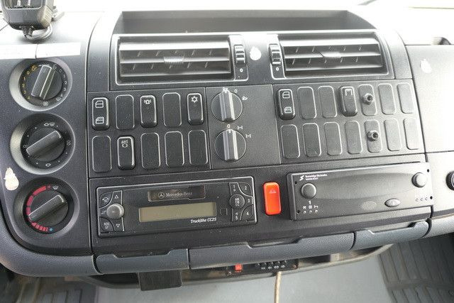 Camión caja cerrada Mercedes-Benz 1518 A Atego 4X4, Klima, AHK, Allrad, Rolltor: foto 14