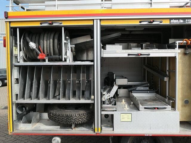 Mercedes-Benz 814 D/Feuerwehr/Metz/Wassertank/Pumpe - Camión de bomberos: foto 3 Mercedes-Benz 814 D/Feuerwehr/Metz/Wassertank/Pumpe - Camión de bomberos: foto 3