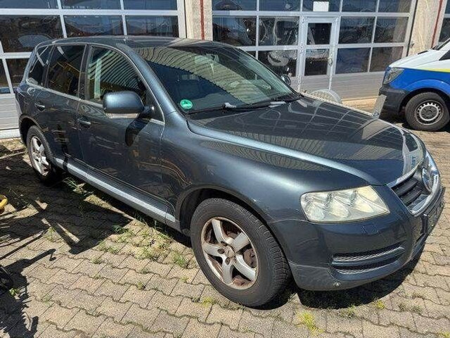 Volkswagen Touareg 3.2 V6/ GETRIEBESCHADEN /Motor läuft! - Furgoneta caja abierta: foto 3 Volkswagen Touareg 3.2 V6/ GETRIEBESCHADEN /Motor läuft! - Furgoneta caja abierta: foto 3