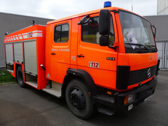 Camion de pompier Mercedes-Benz 1124F (1996-31.393 km) - Camión de bomberos: foto 2 Camion de pompier Mercedes-Benz 1124F (1996-31.393 km) - Camión de bomberos: foto 2