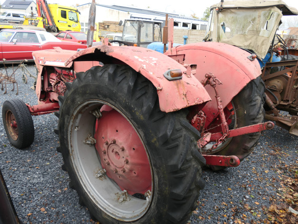 Tracteur agricole International Harvester (VIN:NT362374) - Otros maquinaria: foto 4 Tracteur agricole International Harvester (VIN:NT362374) - Otros maquinaria: foto 4
